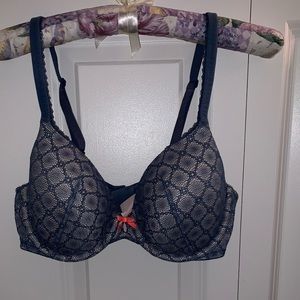 VS Body by Victoria lined perfect coverage 34D